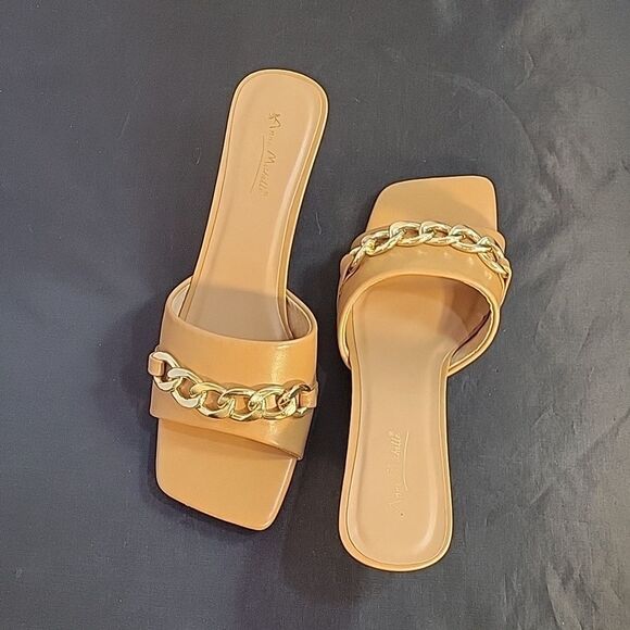 NEW ANNE MICHELLE GOLD CHAIN LINKING SQUARE TOE SANDAL - Picture 5 of 15